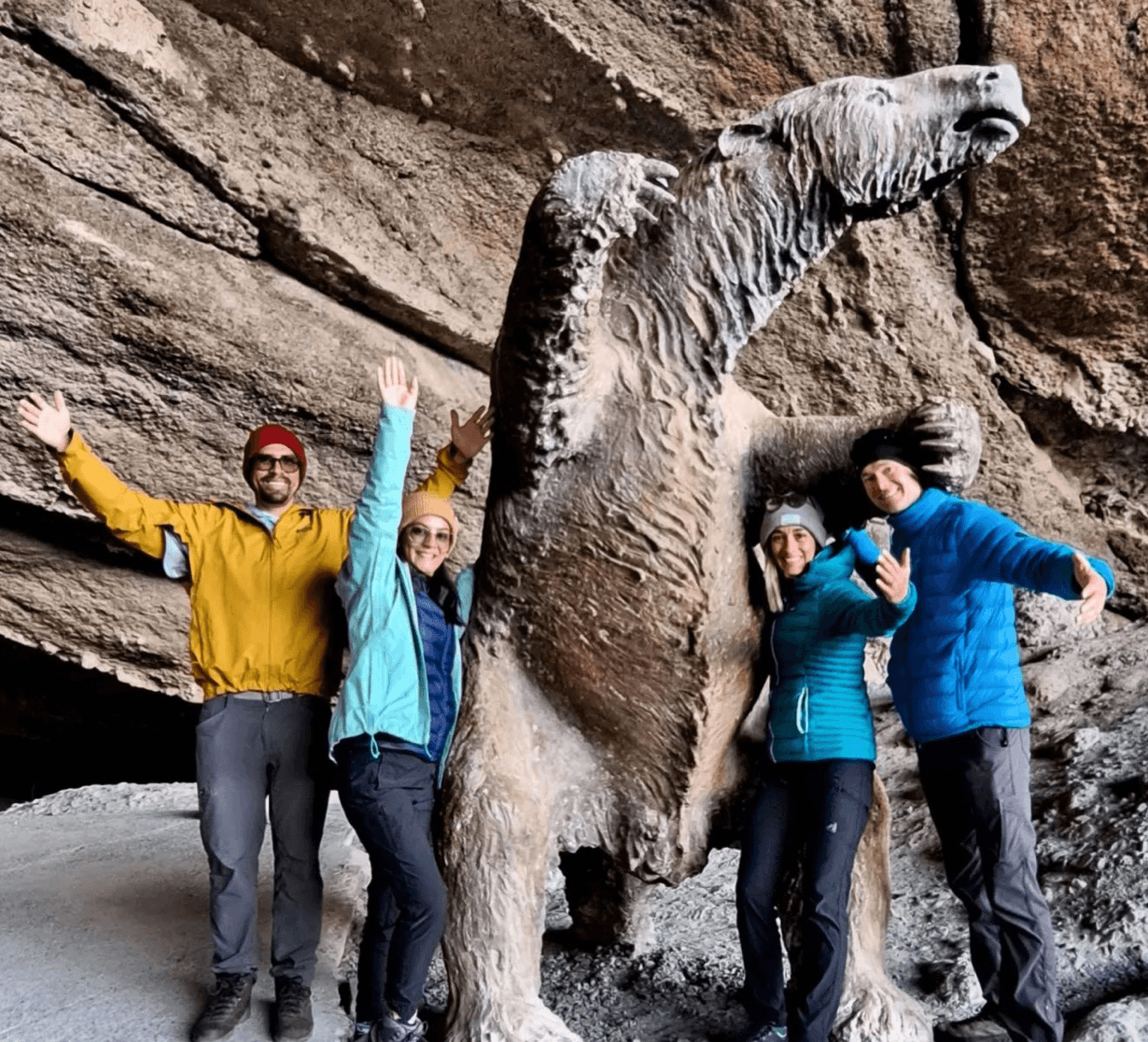Full Day Torres del Paine y Cueva Milodón | Desde Puerto Natales - Ojos Viajeros
