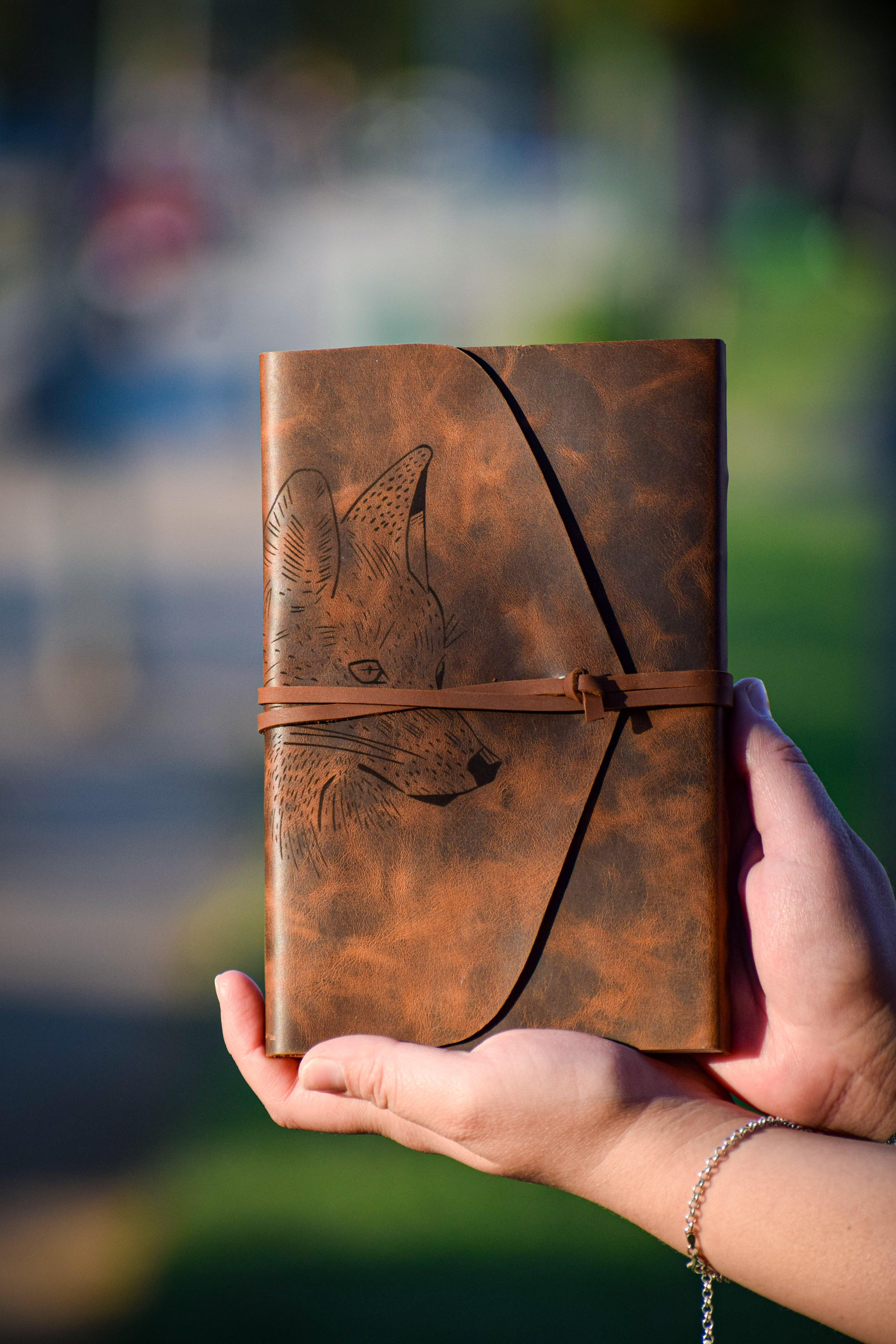 Libreta de Cuero Zorro Chilla - Ojos Viajeros