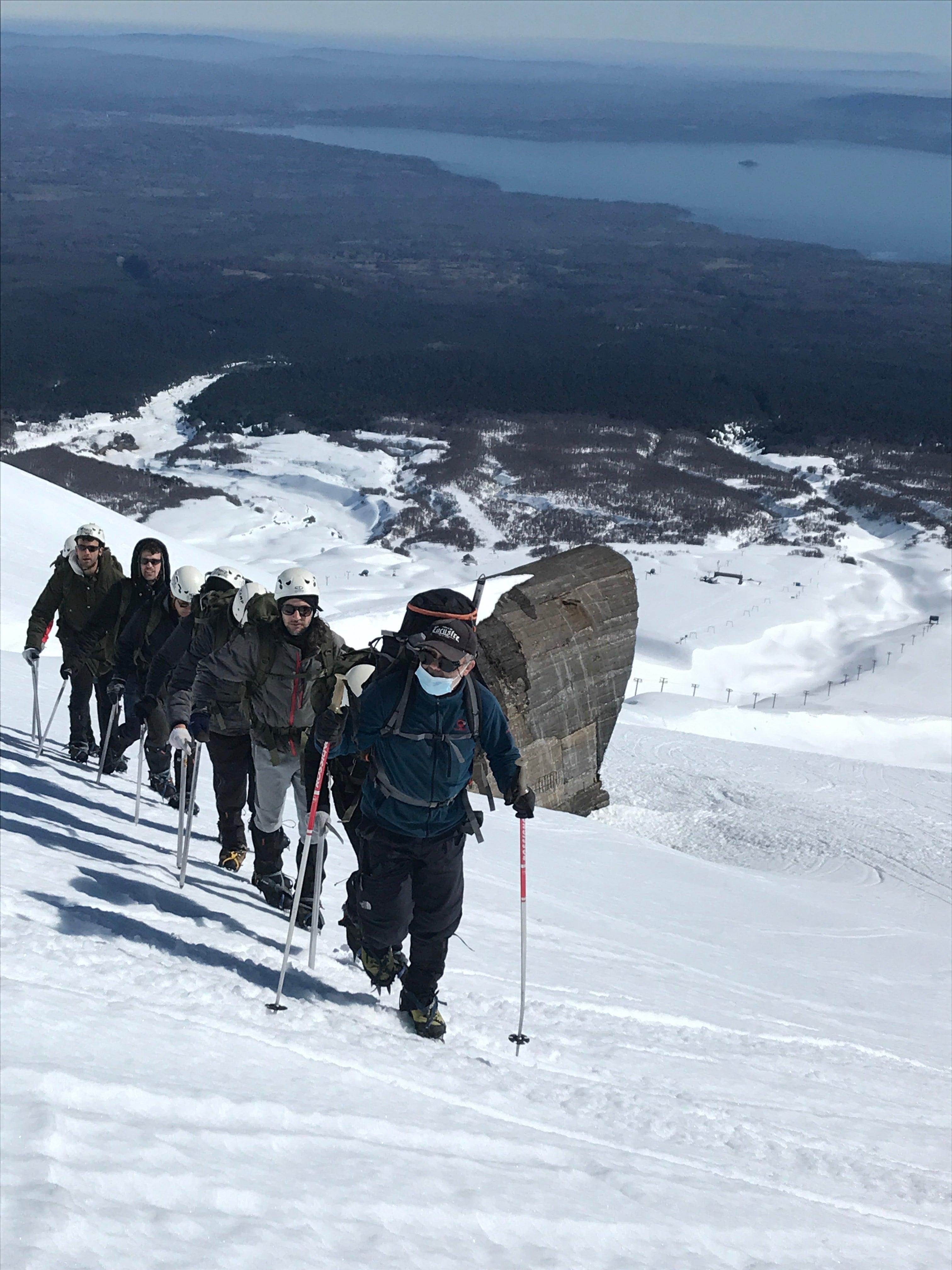 Ascenso Full Day Volcán Villarica | Desde Pucón - Ojos Viajeros