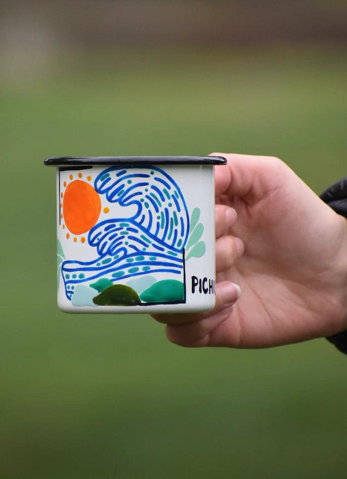 Taza Enlozada Pintada a Mano - Atardecer Pichilemu - Ojos Viajeros