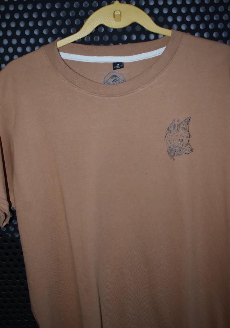 Polera Premium Unisex Caqui Zorro Chilla - Ojos Viajeros